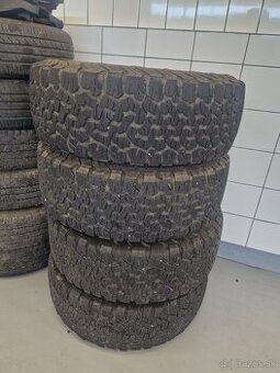 285/70 r17 BfGoodrich All-Terrain 4ks