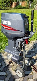 Lodný motor Yamaha 30 DMHO, 2-takt,krátká noha, zánovný stav