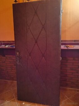 Vchodové dvere pravé 90cm