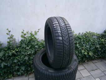 Predám 4x zimné ako nové pneu Pirelli RSC 225/55 R17 87HXL