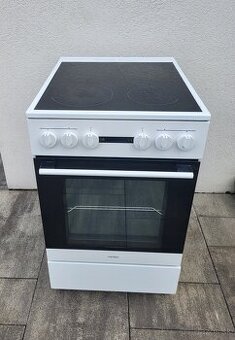 sklokeramický sporák Mora C110BW