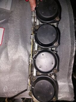 Predám karburátory kawasaki zx6r 2000