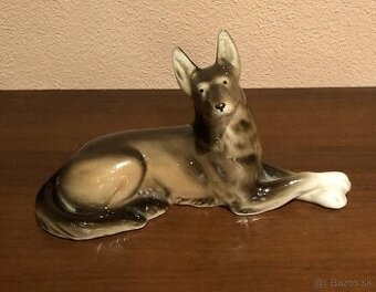 122–  Royal dux , soška , porcelán, Vlciak