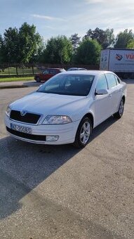 Predám Škoda Octavia 2 1.6 benzín .
