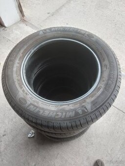 Predám 4x Michelin 215/60R16 DOT 3117
