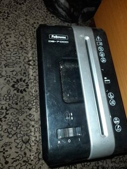 Skartovačka Fellowes DS-700C