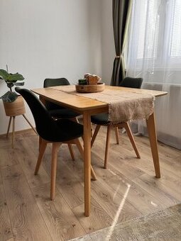 Rozkladací jedálenský stôl