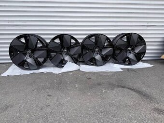 ORIG.VW TOUAREG R21 R-LINE 2025 NOVE DISKY