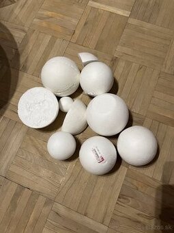 Polystyrenové gule