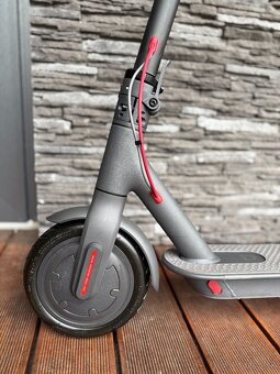 Predám kolobežku Xiaomi Mi Electric Scooter 2 black