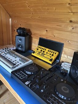 Pioner DDJ FLX 4 , Behringer RD9 , behringer TD-3MO
