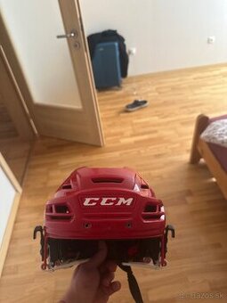 Prilba ccm tacks 710