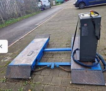 Nožnicovy pneuservisny autozdvihak 3000kg