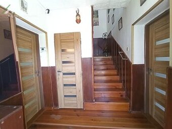 PRAKTICKÝ RODINNÝ DOM SO ZÁHRADOU - BREZNICA, OKR. STROPKOV