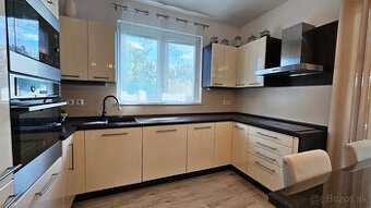 Útulný rodinný dom s upravenou záhradou: 4-izbový bunga