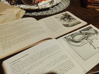 kniha,  brožúra a legitimácia