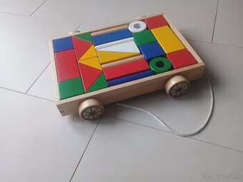 Predám vozík s drevenými kockami