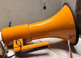 Megafón (prenosný a výkonný)