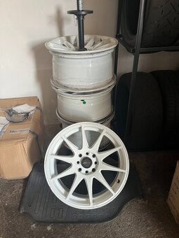 Japan Racing JR11 Rozteč: 4x100, 4x108