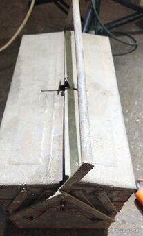 Plechový box na náradie