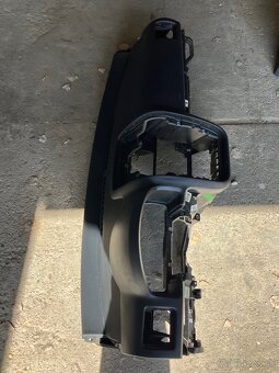 Palubná doska Volkswagen golf V