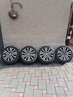 5x112 R17 235/45 R17