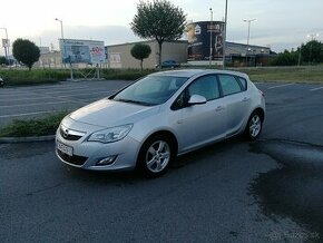 Predam Opel Astra 1.6 + lpg