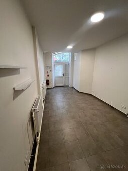 Kozmetické, obchodné, administratívne priestory