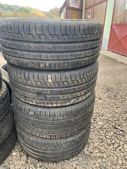 245/45 R18 continental