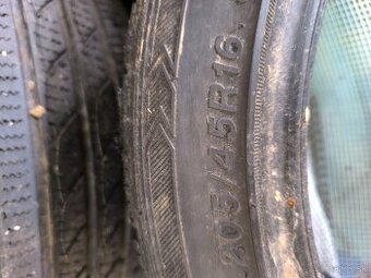 205/45R16