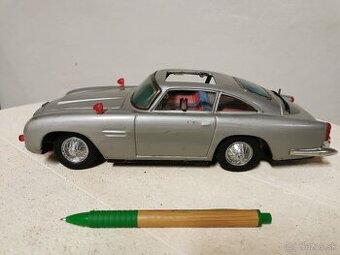 Aston Martin 007 Gilbert Japan