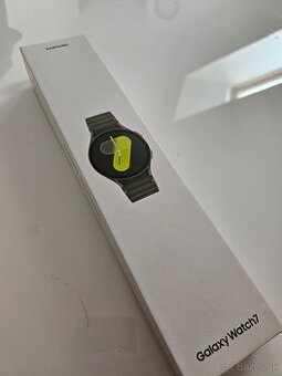 Samsung Galaxy Watch 7 44mm zelená farba.