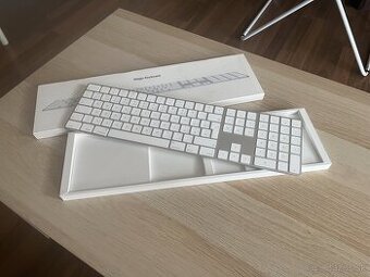 Apple Magic Keyboard s numerickou klávesnicou