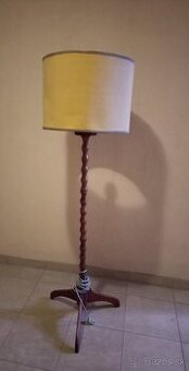 retro stojanová lampa