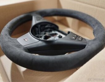 BMW E60 volant alcantara