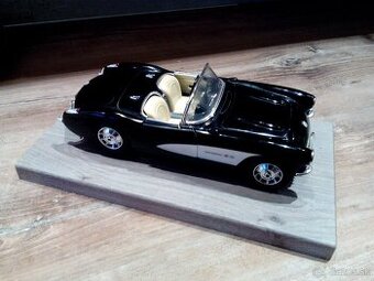 Predam auto zn Bburaro 1:18 ,Chevroleth Corvetta,r 1957