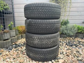 225/55 R17