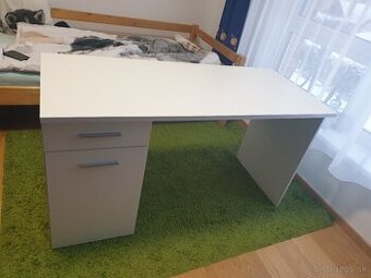 Pisaci stol a skrinka biely