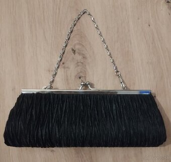 Krásna spoločenská kabelka, retiazka sa dá odopnúť