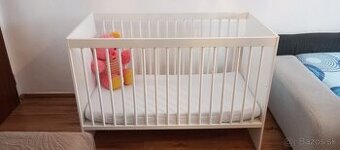 Detská postieľka s matracom a obliečkou