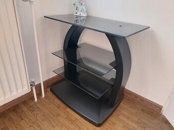 Stolík pod tv