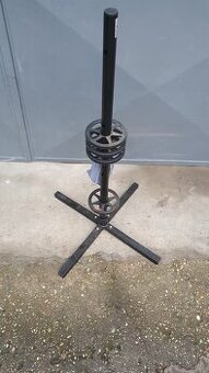 Stojan na pneumatiky