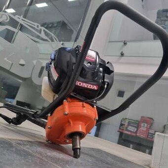 Benzínový pôdny sejací stroj GeneralM240 Honda z Nórska 2019