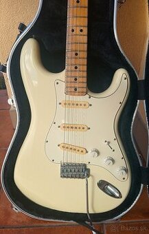 52 až 55 ročná vintage Maya Stratocaster (70. roky) - Japan
