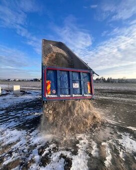 Štrky piesky Makadam zemina