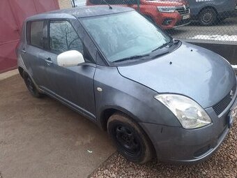 DVERE SUZUKI SWIFT III.