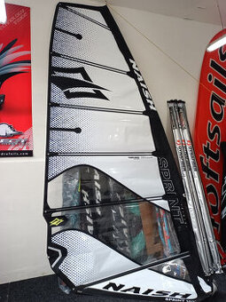 windsurfing plachty a prkno Naish 2026