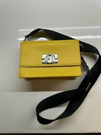 Dámska kabelka Furla žltej farby
