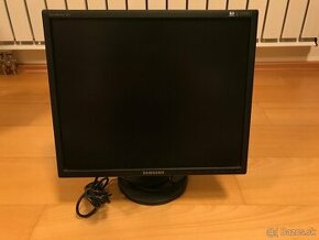 monitor značky Samsung_SyncMaster_943B 19"