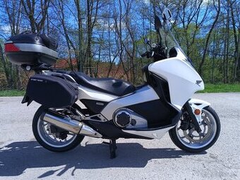 Honda Integra 700